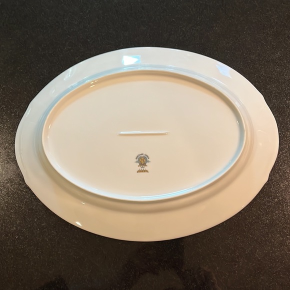 13" Oval Serving Platter Crest by NORITAKE - Picture 6 of 7